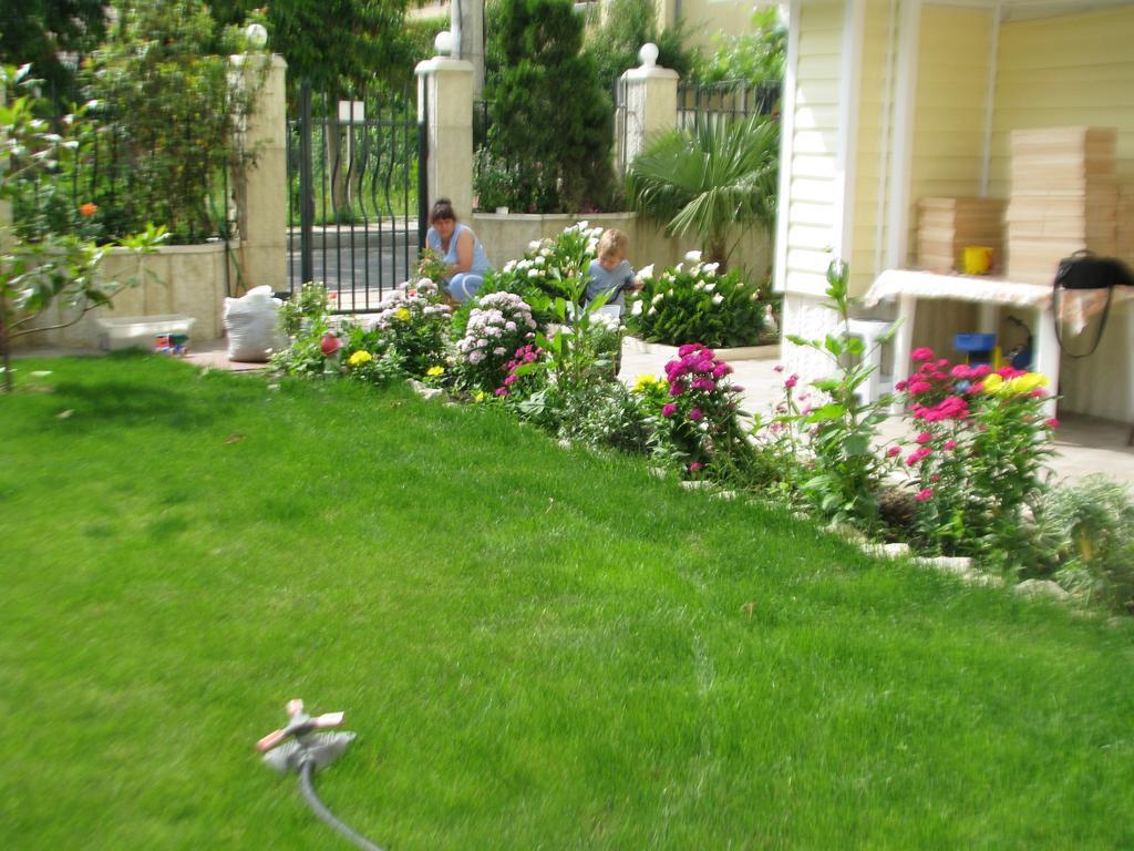 Vladimirov Guest House Primorsko Exterior foto