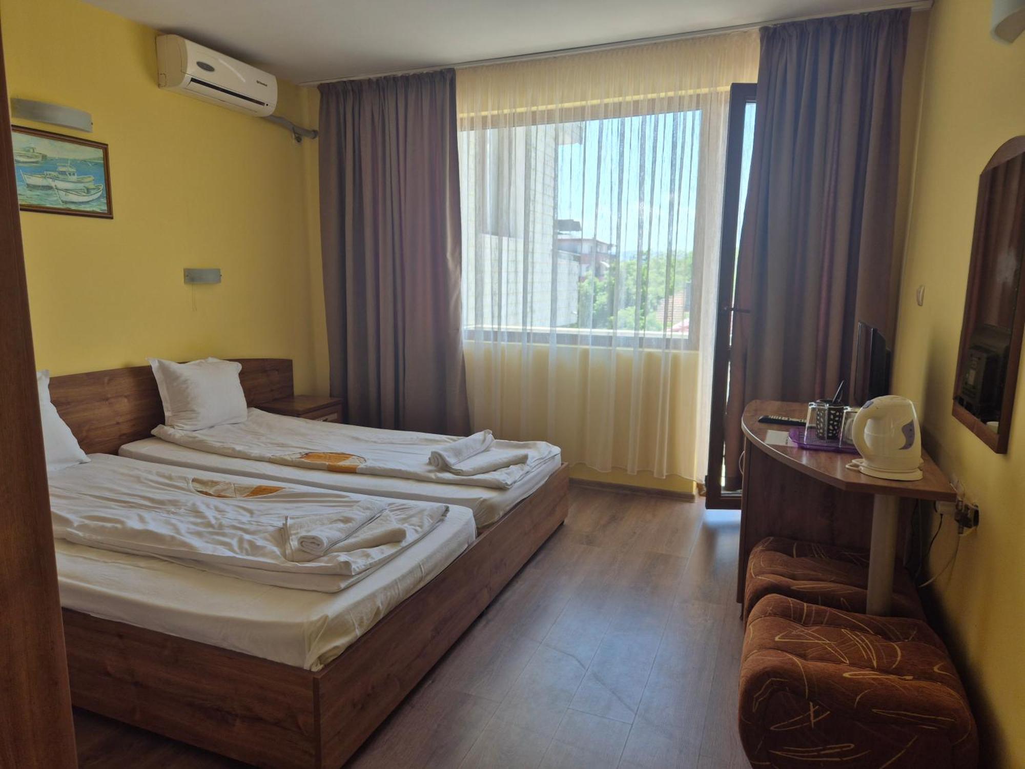 Vladimirov Guest House Primorsko Exterior foto
