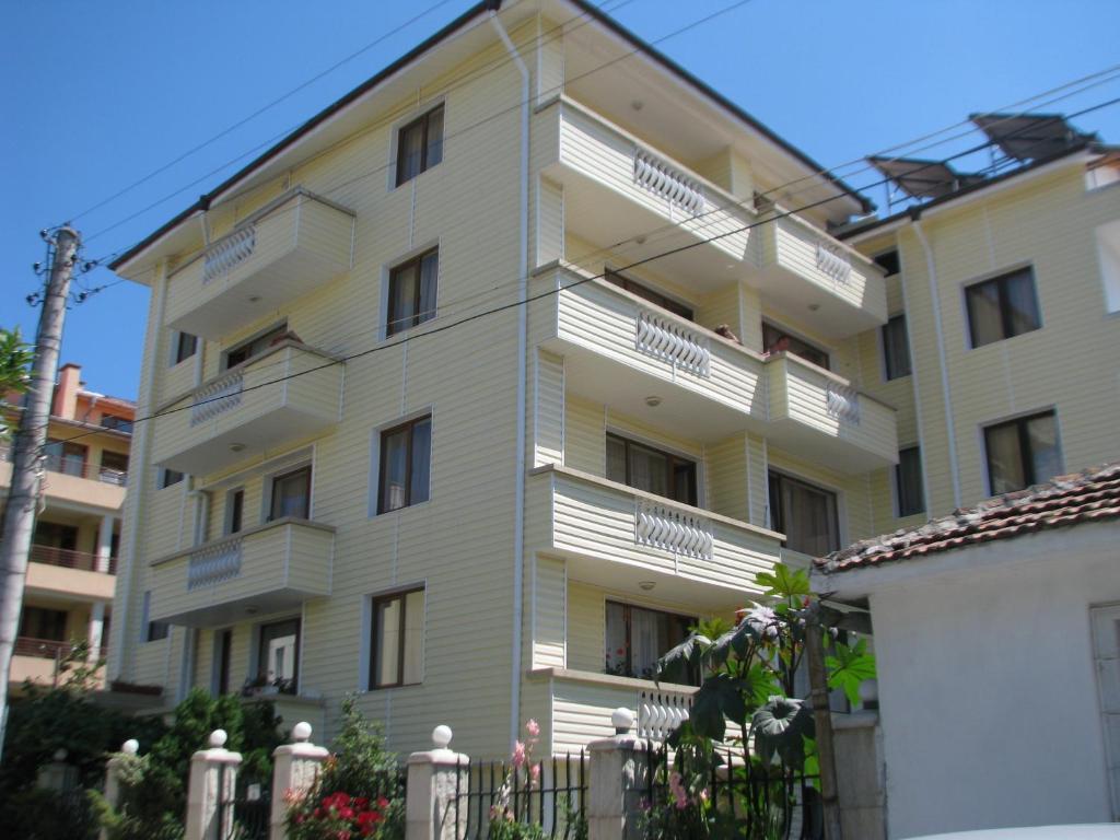 Vladimirov Guest House Primorsko Exterior foto