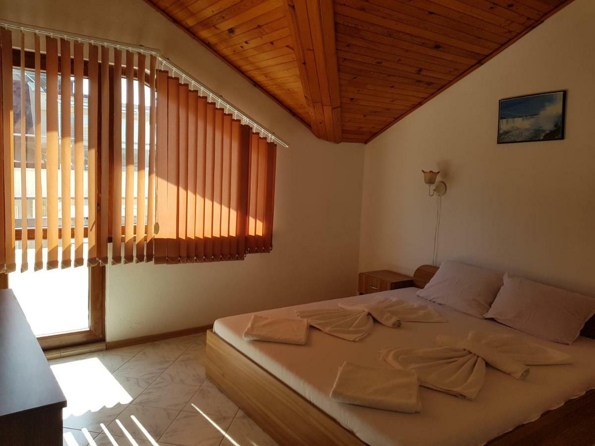 Vladimirov Guest House Primorsko Exterior foto