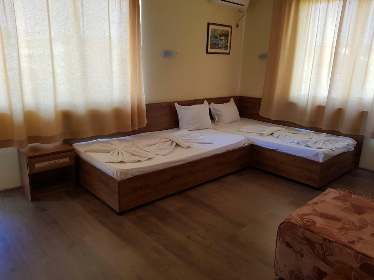 Vladimirov Guest House Primorsko Exterior foto