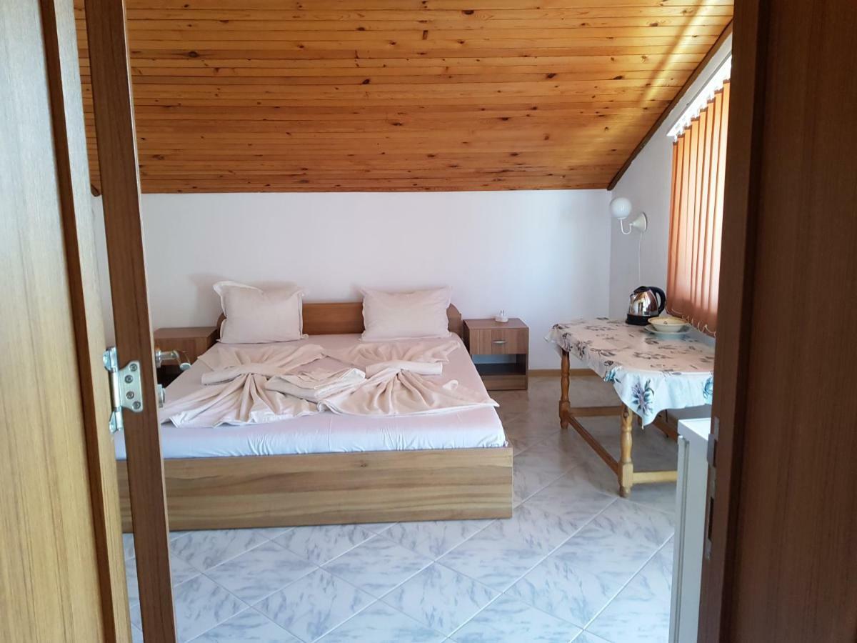 Vladimirov Guest House Primorsko Exterior foto